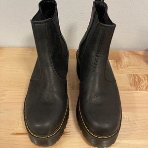 Rare Doc marten Chelsea platform black boot. Size 7 women’s